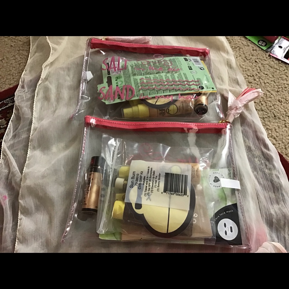 2 beauty bags